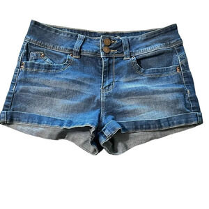 Wanna Betta Butt women's size 9 denim shorts